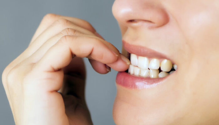 10 Unhealthy Habits That Damage the Teeth