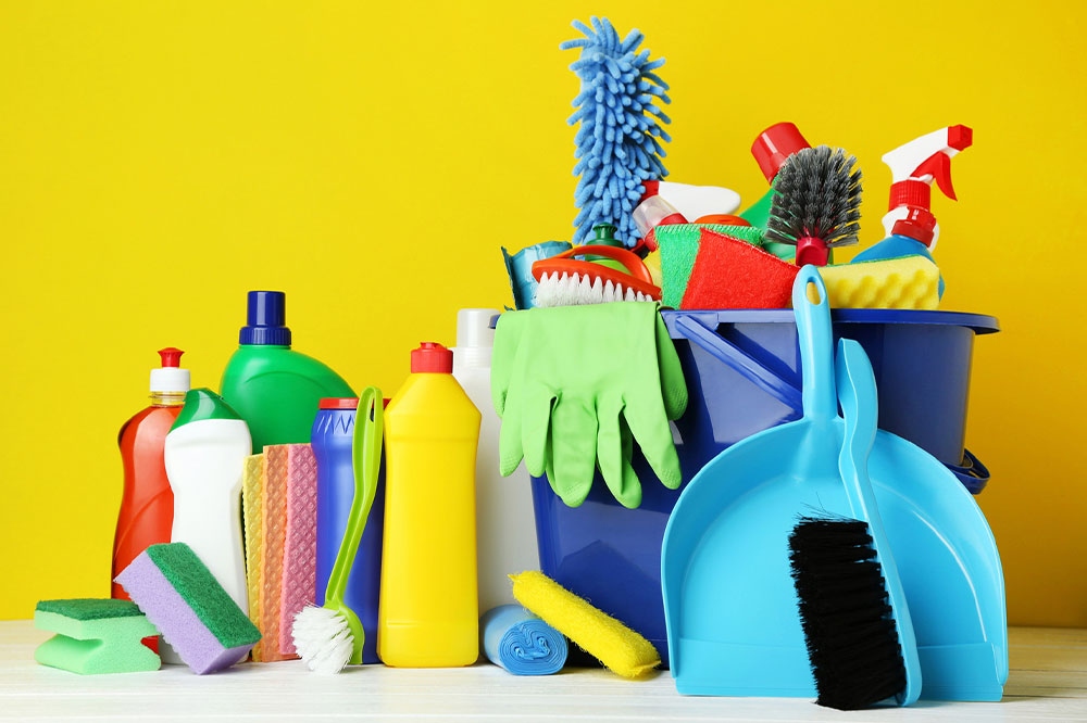 10 essential cleaning tools every home should have