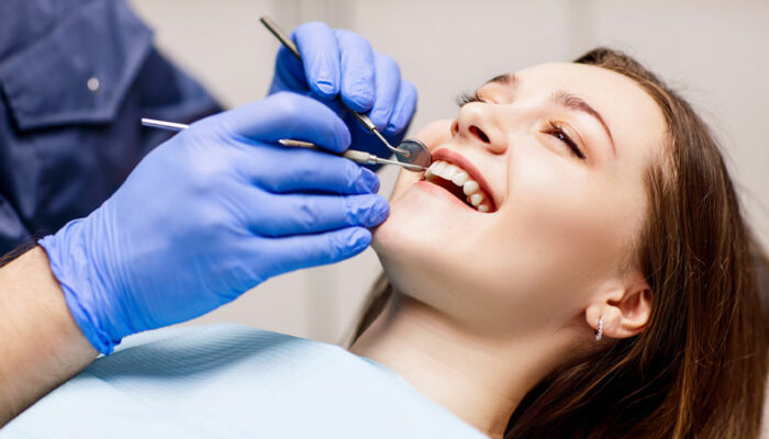 12 Common Signs of Dental Problems